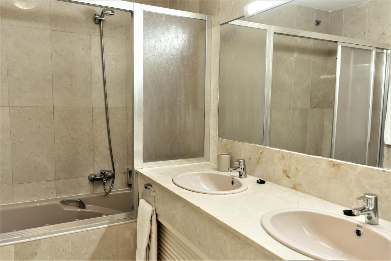 Guadalmina Beach Holidays Apartment, *